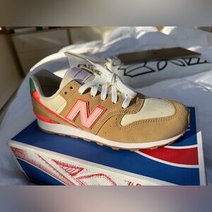 New Balance Women’s 696 Originals in box never worn.